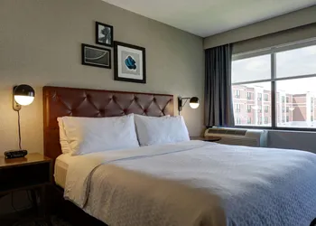 Four Points by Sheraton St. Catharines Niagara Suites hotel thumbnail 8