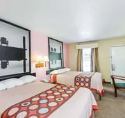 Super 8 by Wyndham Statesboro hotel detail image 3