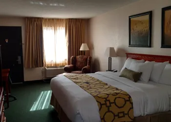 Baymont by Wyndham Oacoma hotel thumbnail 7