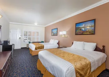 Days Inn & Suites by Wyndham South Gate hotel thumbnail 4