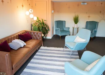 The Eo Inn - Downtown hotel thumbnail 5