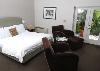The Eo Inn - Downtown hotel thumbnail 7