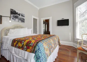 Inn on the Riverwalk hotel thumbnail 3