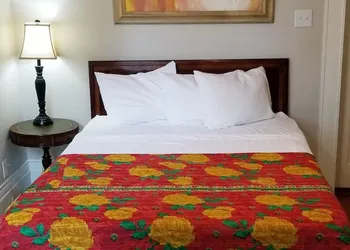 Inn on the Riverwalk hotel thumbnail 6