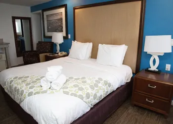 Dream Inn hotel thumbnail 6