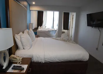 Dream Inn hotel thumbnail 7