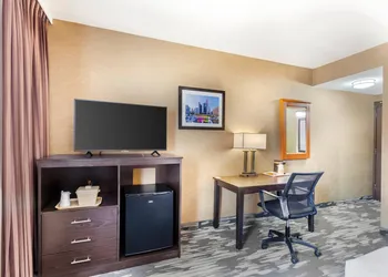 Quality Inn Toronto Airport hotel thumbnail 6