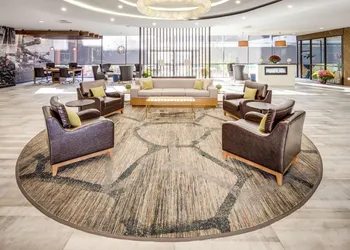 DoubleTree by Hilton Huntington hotel thumbnail 3