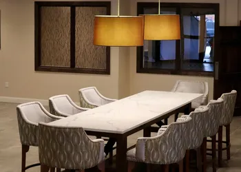 DoubleTree by Hilton Huntington hotel thumbnail 6