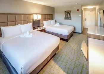 DoubleTree by Hilton Huntington hotel thumbnail 8