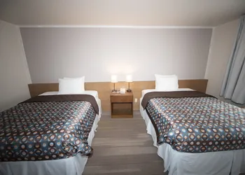 Brookhurst Plaza Inn hotel thumbnail 7