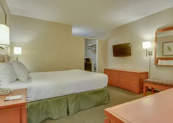 Vagabond Inn Los Angeles at USC hotel thumbnail 6
