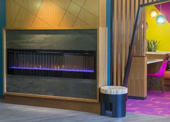 Accent Inns Vancouver Airport hotel thumbnail 2