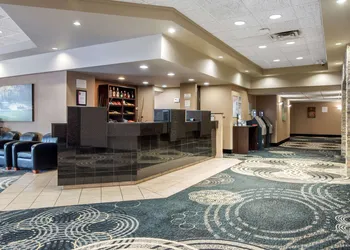 Clarion Hotel & Suites hotel thumbnail 2