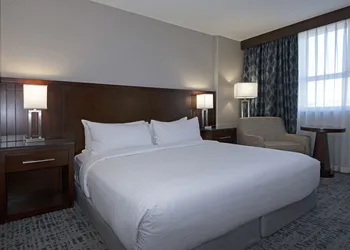Doubletree by Hilton Hotel Kamloops hotel thumbnail 5