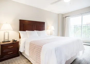 Canterra Suites Hotel hotel thumbnail 4