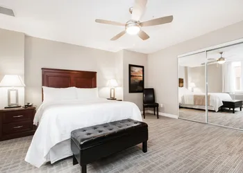 Canterra Suites Hotel hotel thumbnail 5
