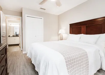 Canterra Suites Hotel hotel thumbnail 8