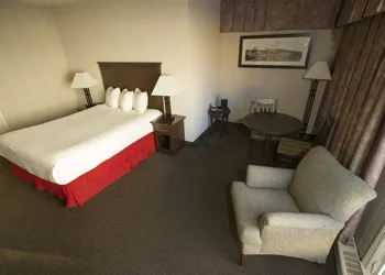 Quality Inn & Suites Yellowknife hotel thumbnail 6