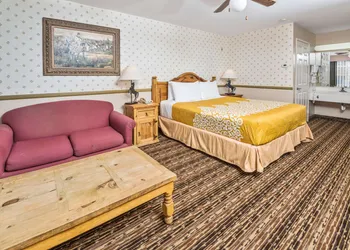 Days Inn by Wyndham Lebec hotel thumbnail 8