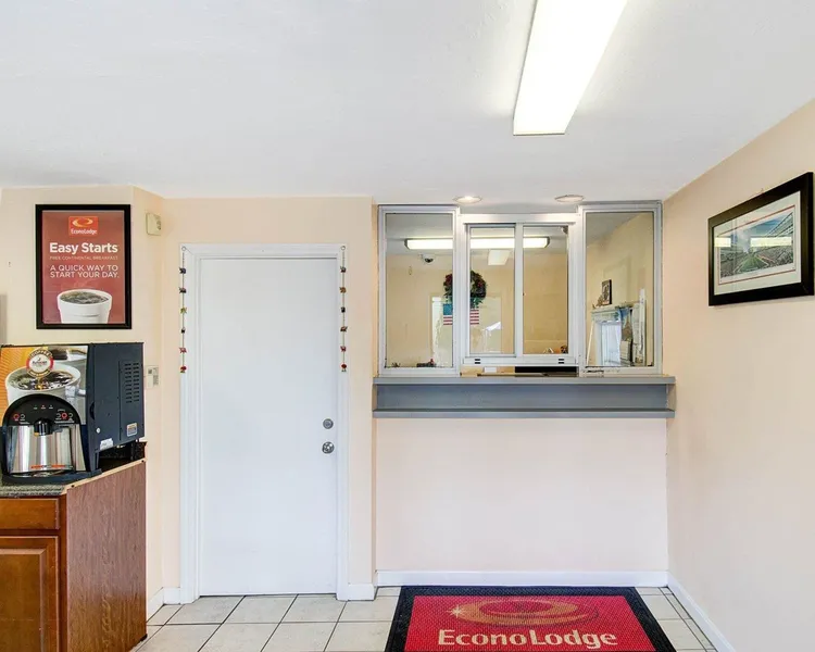 Econo Lodge Sharon - Foxborough hotel detail image 2
