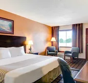 Econo Lodge Sharon - Foxborough hotel detail image 4