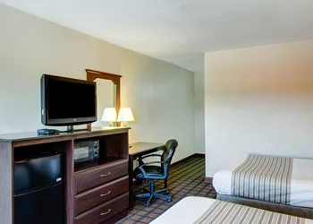 Econo Lodge Sharon - Foxborough hotel thumbnail 6