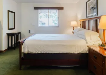 Crystal Mountain Hotels hotel thumbnail 6