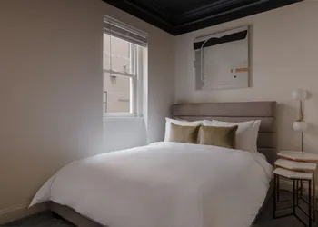 Dupont Circle Embassy Inn by FOUND hotel thumbnail 3