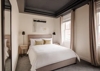 Dupont Circle Embassy Inn by FOUND hotel thumbnail 7