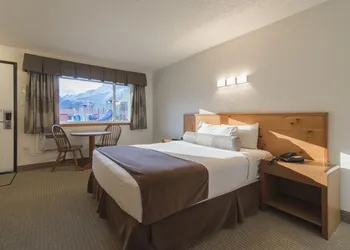 Rocky Mountain Ski Lodge hotel thumbnail 5
