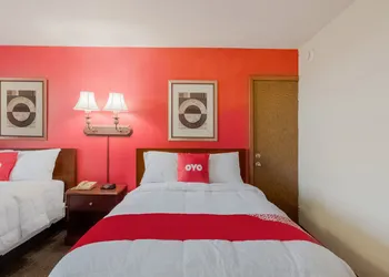 OYO Hotel Morton/East Peoria I-74 hotel thumbnail 7