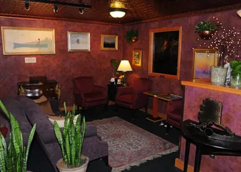 Pike's Waterfront Lodge hotel thumbnail 2