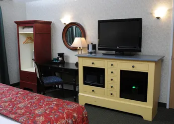 Pike's Waterfront Lodge hotel thumbnail 7