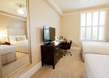 The Cardinal Hotel hotel thumbnail 8