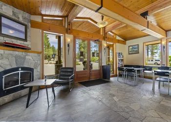 Firelite Lodge hotel thumbnail 2