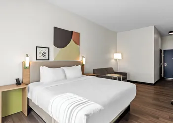 Spark by Hilton La Grange hotel thumbnail 8