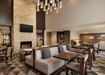 Homewood Suites by Hilton Portland Airport hotel thumbnail 2