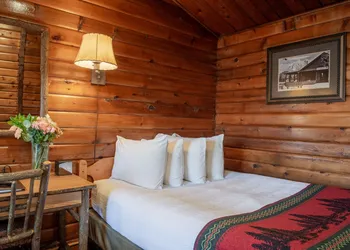 Antler Inn hotel thumbnail 3