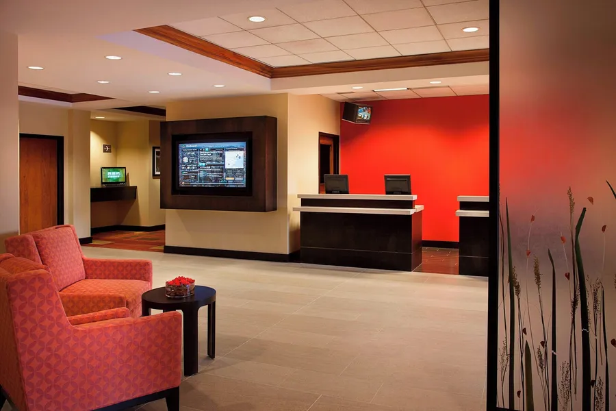 Courtyard by Marriott Toronto Airport hotel detail image 2