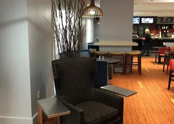 Courtyard by Marriott Toronto Airport hotel thumbnail 3