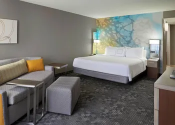 Courtyard by Marriott Toronto Airport hotel thumbnail 7