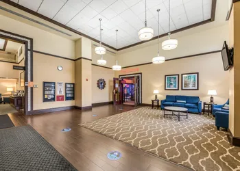 Comfort Suites Chicago O'Hare Airport hotel thumbnail 2