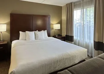 Charlotte Suites hotel thumbnail 5