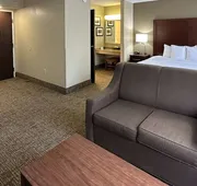 Charlotte Suites hotel detail image 7