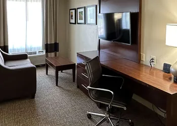 Charlotte Suites hotel thumbnail 8