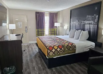 Super 8 by Wyndham Metairie hotel thumbnail 5