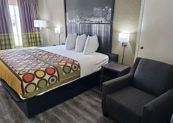 Super 8 by Wyndham Metairie hotel thumbnail 7