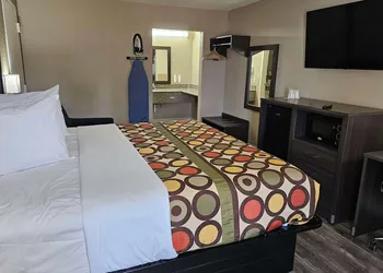 Super 8 by Wyndham Metairie hotel thumbnail 7