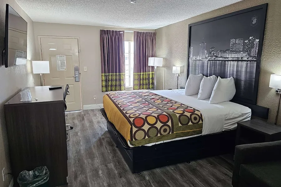 Super 8 by Wyndham Metairie hotel detail image 6